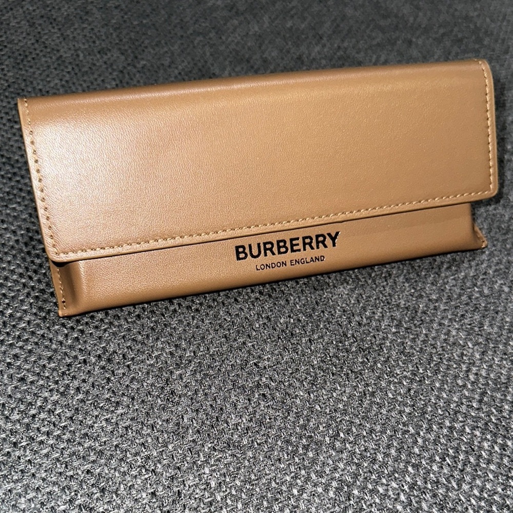 Burberry glass brown Leather case